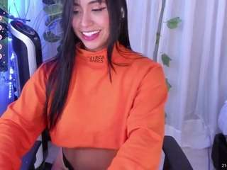 Hanna-1sweet fully nude on webcam – live sex chat
