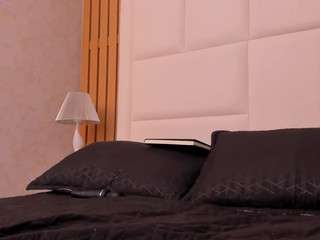 Isarave fully nude on webcam – live sex chat