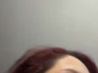 Lareyna3881 fully nude on webcam – live sex chat