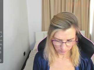 LauraNeal fully nude on webcam – live sex chat