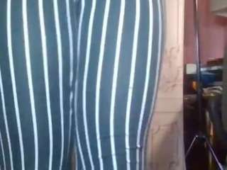Lovelyhoneybee fully nude on webcam – live sex chat