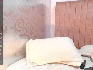Nicolle01 fully nude on webcam – live sex chat