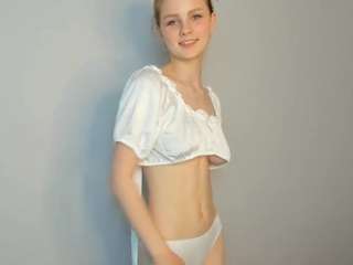 Porcelaindolll fully nude on webcam – live sex chat