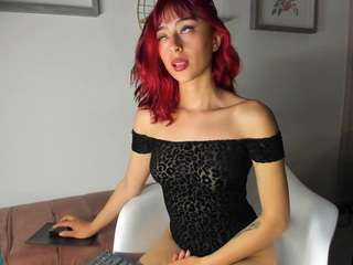 Samanta-Bloom fully nude on webcam – live sex chat
