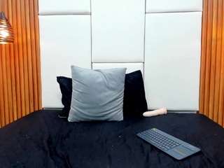 Sofi-Web fully nude on webcam – live sex chat