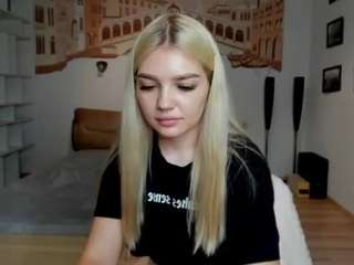 StellaDax fully nude on webcam – live sex chat