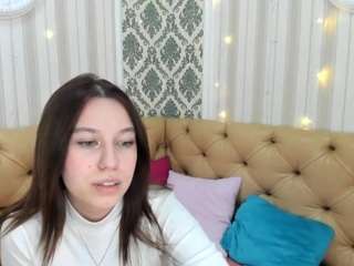 Sweetyykittyy fully nude on webcam – live sex chat