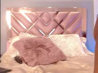 Taraslow fully nude on webcam – live sex chat