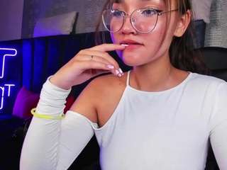 Alise-hot fully nude on webcam – live sex chat