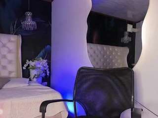 Bella-cutte fully nude on webcam – live sex chat