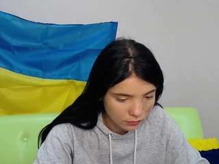 ElizavetaCino fully nude on webcam – live sex chat