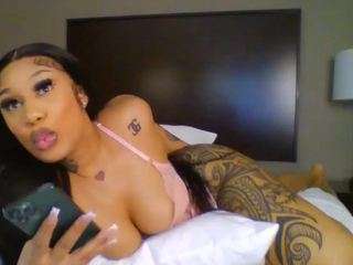 HawaiianCakes fully nude on webcam – live sex chat