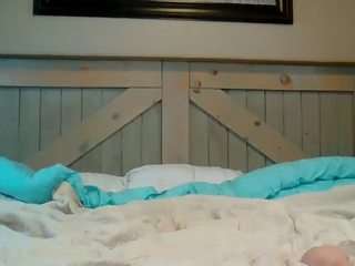 Hubbydsntkno fully nude on webcam – live sex chat