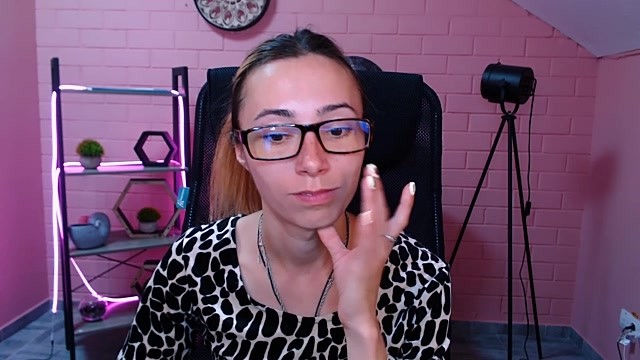 JineAny nude stripping on webcam for live sex video chat