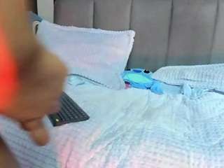 JulianeLenox fully nude on webcam – live sex chat