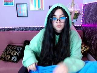 Kittyy-tay fully nude on webcam – live sex chat