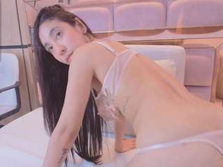 Leah-Riveira fully nude on webcam – live sex chat