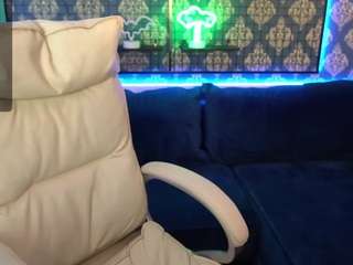 Liza fully nude on webcam – live sex chat