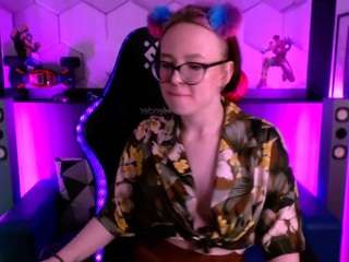 LizieCute fully nude on webcam – live sex chat