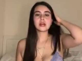 Lorrxinee fully nude on webcam – live sex chat