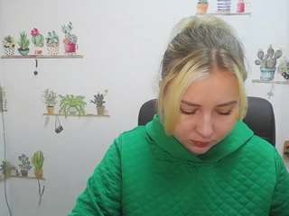 MilanaButterfly fully nude on webcam – live sex chat