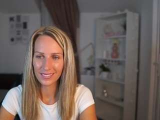 NikkiSexx18 fully nude on webcam – live sex chat