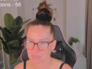 Sheila Ryan fully nude on webcam – live sex chat