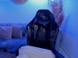 CarolineWhite fully nude on webcam – live sex chat