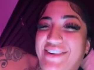 CubanQueen91 fully nude on webcam – live sex chat