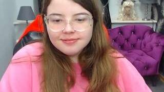 EmmaLove99 fully nude on webcam – live sex chat