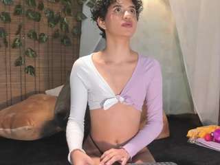 EvelinPoisson fully nude on webcam – live sex chat