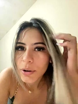 Lariii_escobarr nude stripping on webcam for live sex video chat