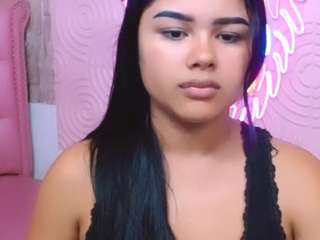 Latiina-sexxy fully nude on webcam – live sex chat