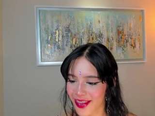 LaurieLorens fully nude on webcam – live sex chat