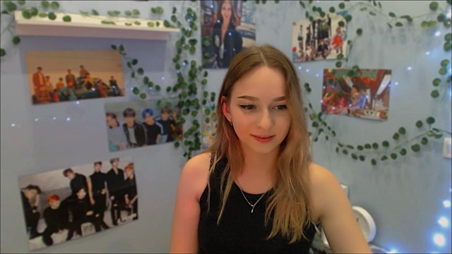 Lisa_Rain nude stripping on webcam for live sex video chat