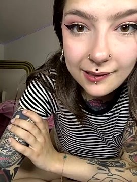 Mamiedonuts nude stripping on webcam for live sex video chat