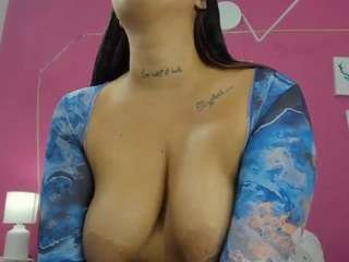 Sam-little fully nude on webcam – live sex chat