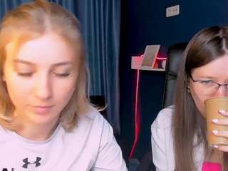 Sweetyregina fully nude on webcam – live sex chat