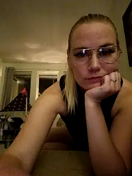EllaBellee nude stripping on webcam for live sex video chat