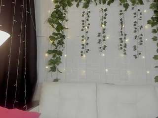 Lusty-blond fully nude on webcam – live sex chat