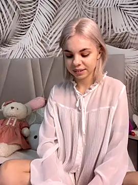 MilaVonder nude stripping on webcam for live sex video chat