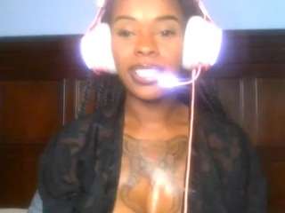 MissHoneyJuju fully nude on webcam – live sex chat