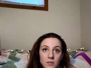 Trixie-Tay fully nude on webcam – live sex chat