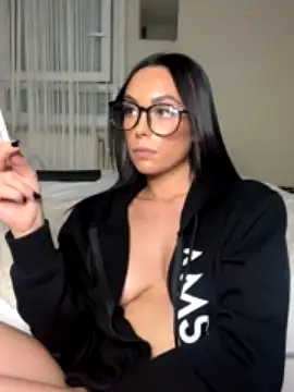 BeellaS nude stripping on webcam for live sex video chat