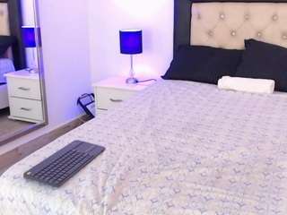 Dafne-Almond fully nude on webcam – live sex chat