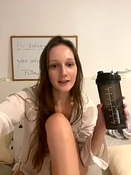 Haley_happy nude stripping on webcam for live sex video chat