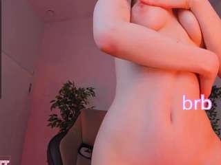 Lilly fully nude on webcam – live sex chat