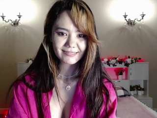 Eistra fully nude on webcam – live sex chat