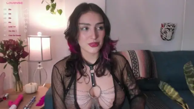 Freya_bella_ nude stripping on webcam for live sex video chat