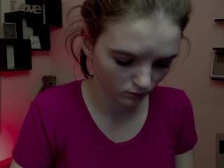 Gloriia fully nude on webcam – live sex chat